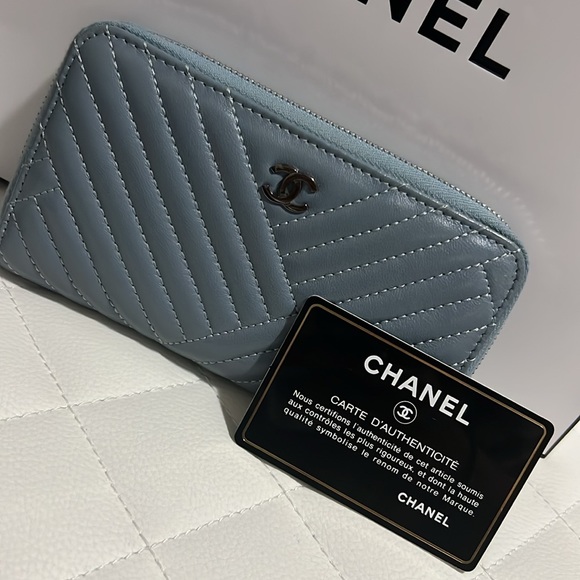 Quilt Chanel Wallet 🌺 - Picture 3 of 7